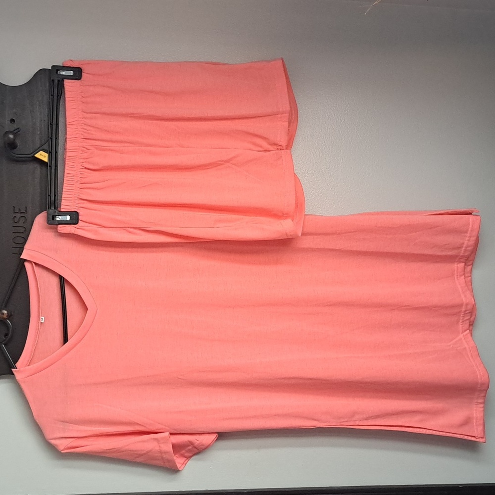Coral 2 pcs Biker Shorts /Top Set Size Meduim PTP:23" Inseam:7"
